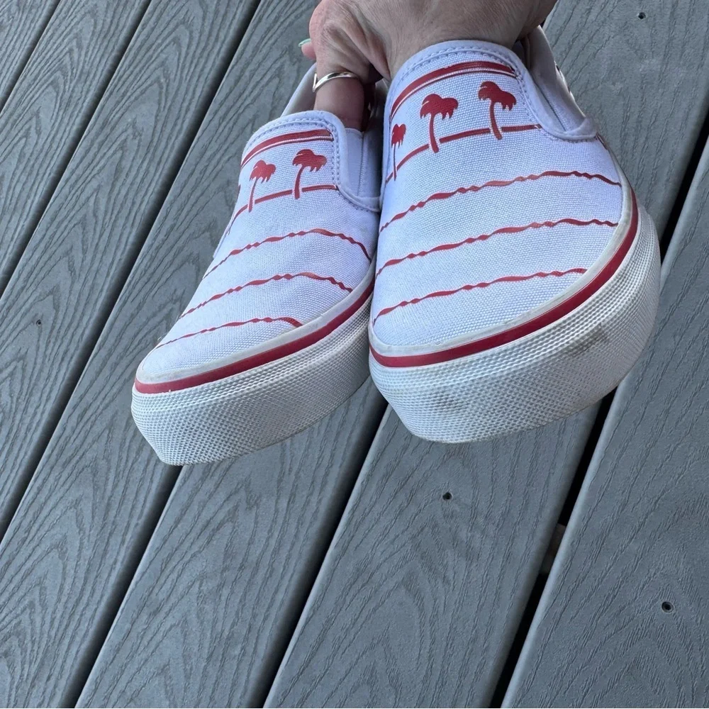 In-N-Out Burger Slip On Sneakers White Red Palm Print Size 7 men/8.5 women